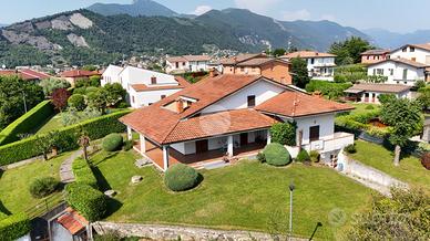 VILLA SINGOLA A PARATICO