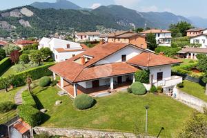 VILLA SINGOLA A PARATICO