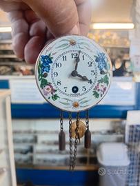 Piccolo e Antico Orologio a Pendolo(porcellan/ott)