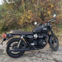 TRIUMPH BONNEVILLE T120 BLACK