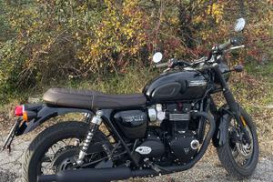 TRIUMPH BONNEVILLE T120 BLACK
