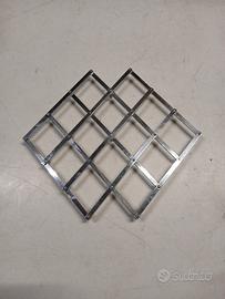 Vecchio, sottopentola, in metallo, cromato. Presen