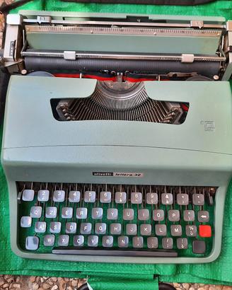 macchina  da scrivere Olivetti