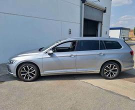 VOLKSWAGEN PASSAT VARIANT 2.0 TDI 110kW Executive 