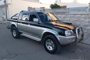 Mitsubishi l 200 full crom...