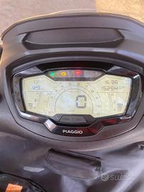 Piaggio Beverly 300 - 2024