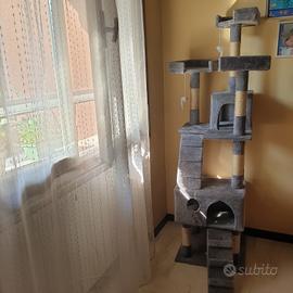 castello per gatti