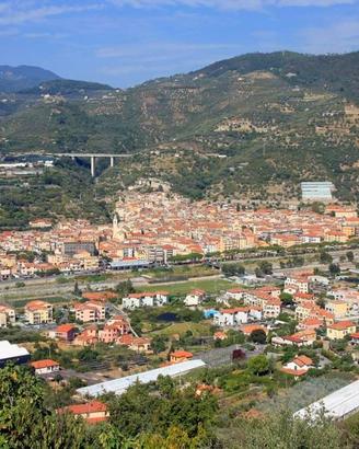 Terreno di 850 m² a Taggia