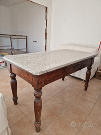 Tavolo legno con piano in marmo