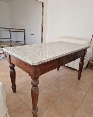 Tavolo legno con piano in marmo