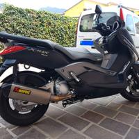 Scooter x-max 250
