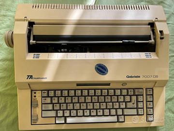 Macchina da scrivere elettrica Triumph Adler