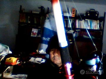 canna telescopica con mulinello da pesca mare