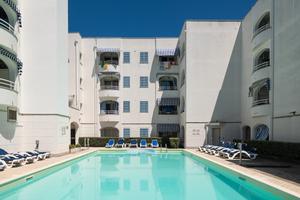 Appartamento con piscina vicino al mare