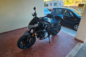 CF Moto 675 NK
