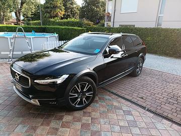auto volvo v90 cross