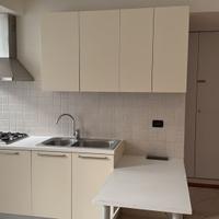 ARREDO CASA CUCINA ARMADIO E DIVANO