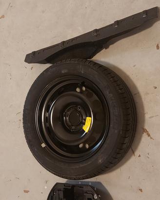 Ruota di scorta + Crick peugeuot 208