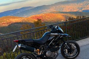 Ducati Hypermotard 796 A2