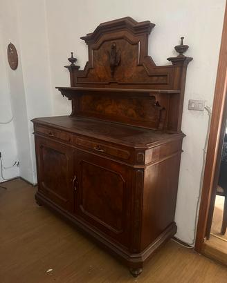 Credenza fine 800 noce con anatra intagliata