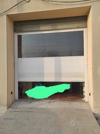Tenda a rullo per garage