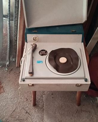 giradischi vintage a valigetta