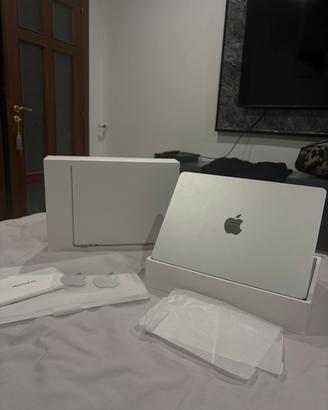 MacBook air m2, 13”, 2023 8gb 256gb