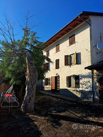 Villa con podere e garage