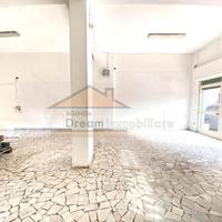 Locale commerciale in Via Mugnano-Giugliano