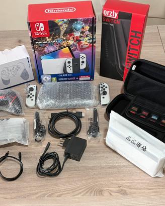 Nintendo Switch OLED Bianca 64GB + Mario Kart 8