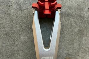 Supporto universale per portatelefono Givi