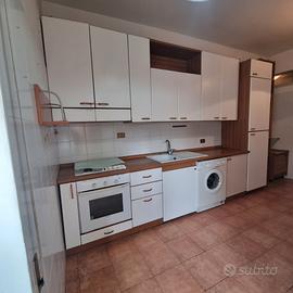 Pomezia Appartamento 7 piano centralissimo