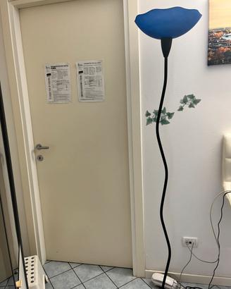 Lampada da terra blu