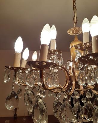 Lampadario a gocce di cristallo