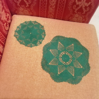 Due centrini lavorati a mano