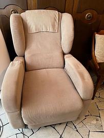 Poltrona alza-persona elettrica, per anziani.