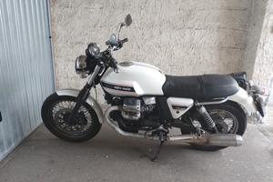 Moto Guzzi V7 - 2009