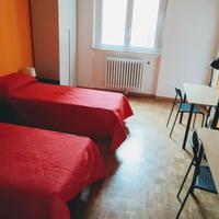 Stanza singola/doppia in ampio appartamento