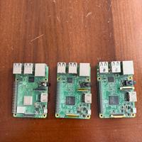 Tre Raspberry Pi model 3 e 3+