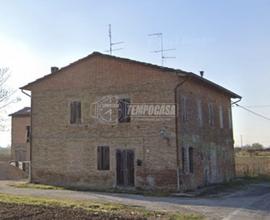 CASA INDIPENDENTE CON AMPIO GIARDINO