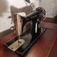Antica Singer del  1936 con accessori