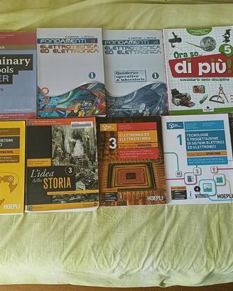 Libri scolastici tra Elementari, Medie e Superiori
