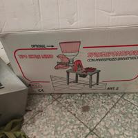 macchinetta spremi pomodoro