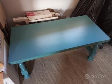 Tavolino azzurro 