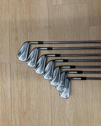 Ferri da golf Taylrmade P770