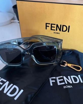 Occhiali da sole Unisex Fendi completi di scatola
