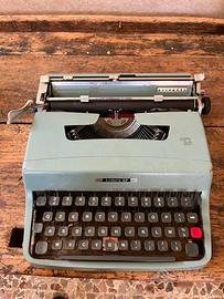 Macchina da scrivere Olivetti Numero 32