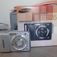 Fotocamera digitale ES25.