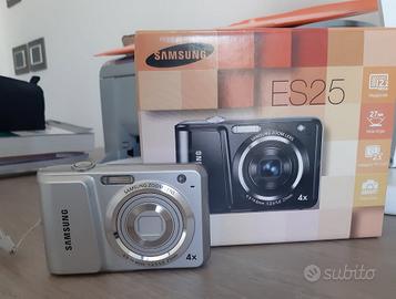 Fotocamera digitale ES25.