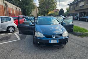 VW Golf 5 1.6 16V - Disponibile fino 25/10/26
